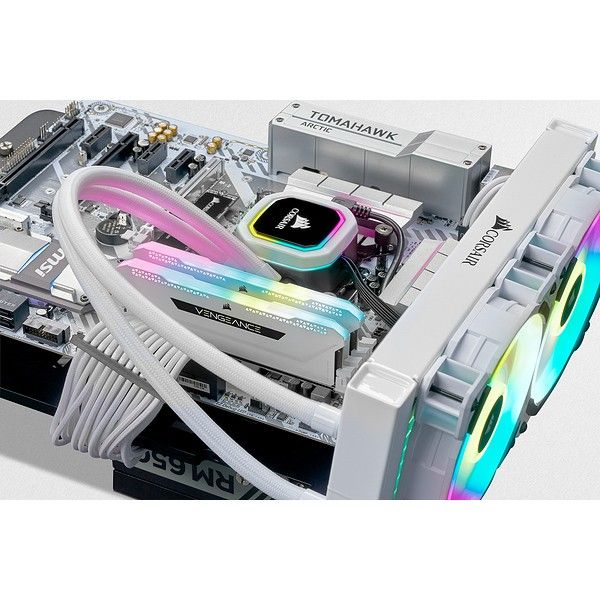 Módulo de memoria Corsair Vengeance RGB Pro CMH32GX4M4D3600C18W
