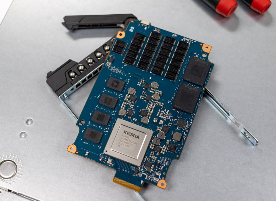 Kioxia CM7-R