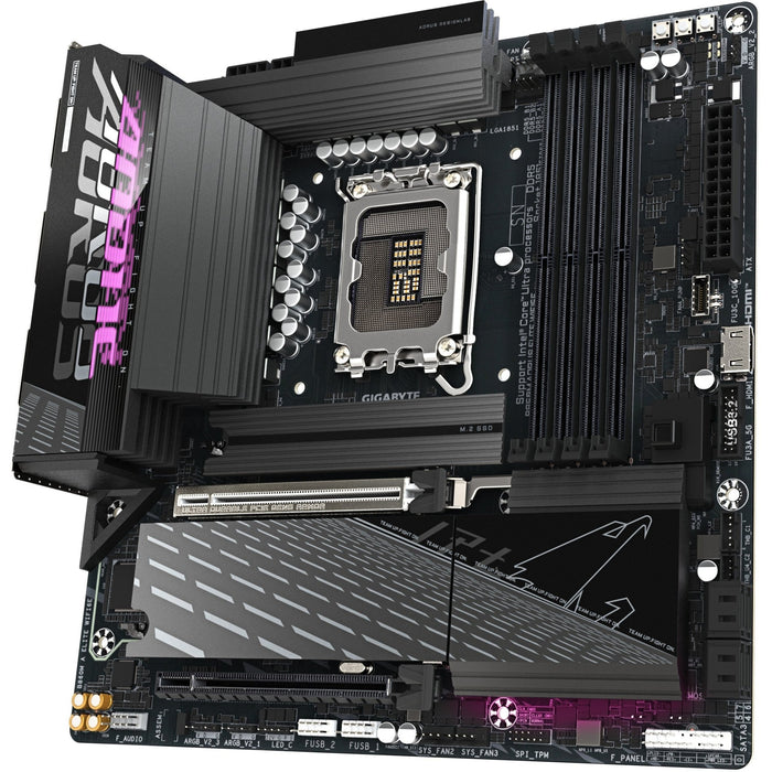 1xPCIe 5.0 + 2xPCIe 4.0 M.2